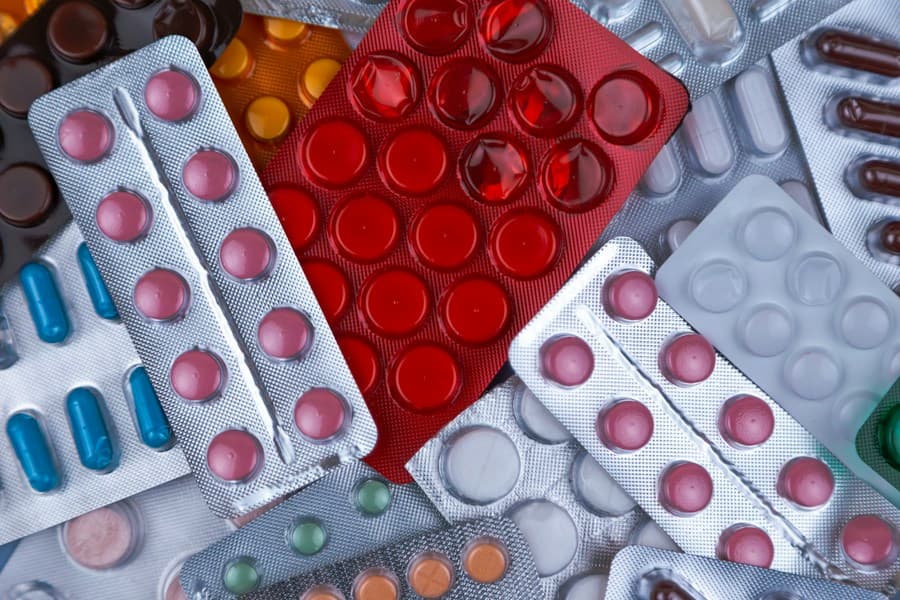 Blister packs of tablets and capsules